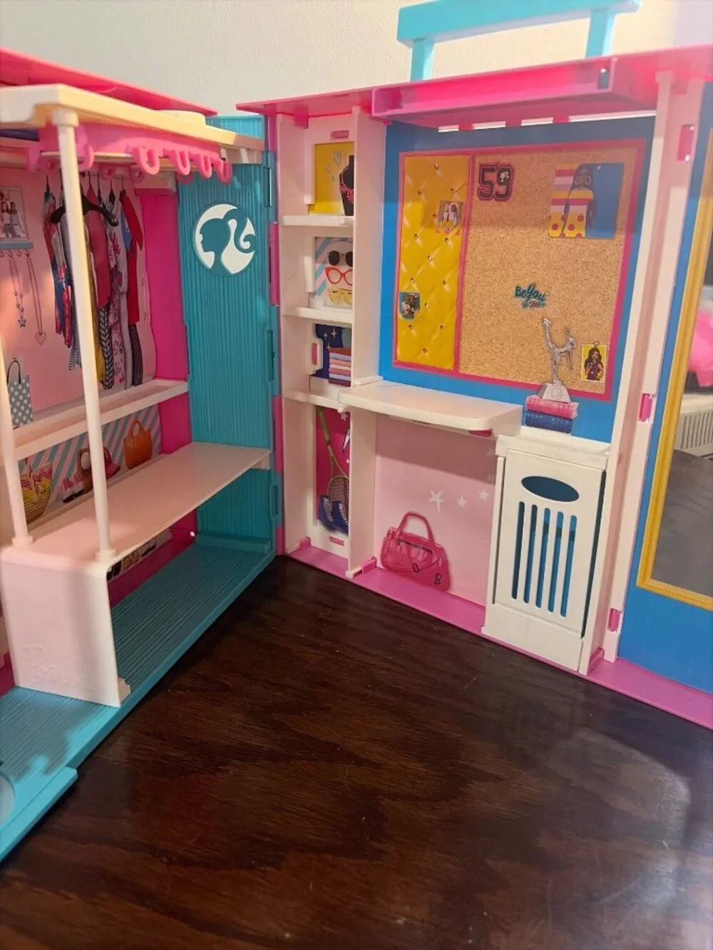 Barbie Pink Folding Dream Closet Case Hanger Mirror Mattel 2019 Toy Playset